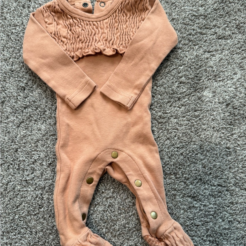 L'ovedbaby Kids One Piece in Soft Peach
